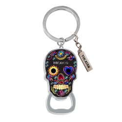 Llavero destapador de metal en forma de calavera. Souvenir de la península de Yucatán, México.