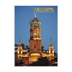 Tarjeta postal con la Iglesia de Guadalupe al atardecer, souvenir y recuerdo de Puerto Vallarta, México